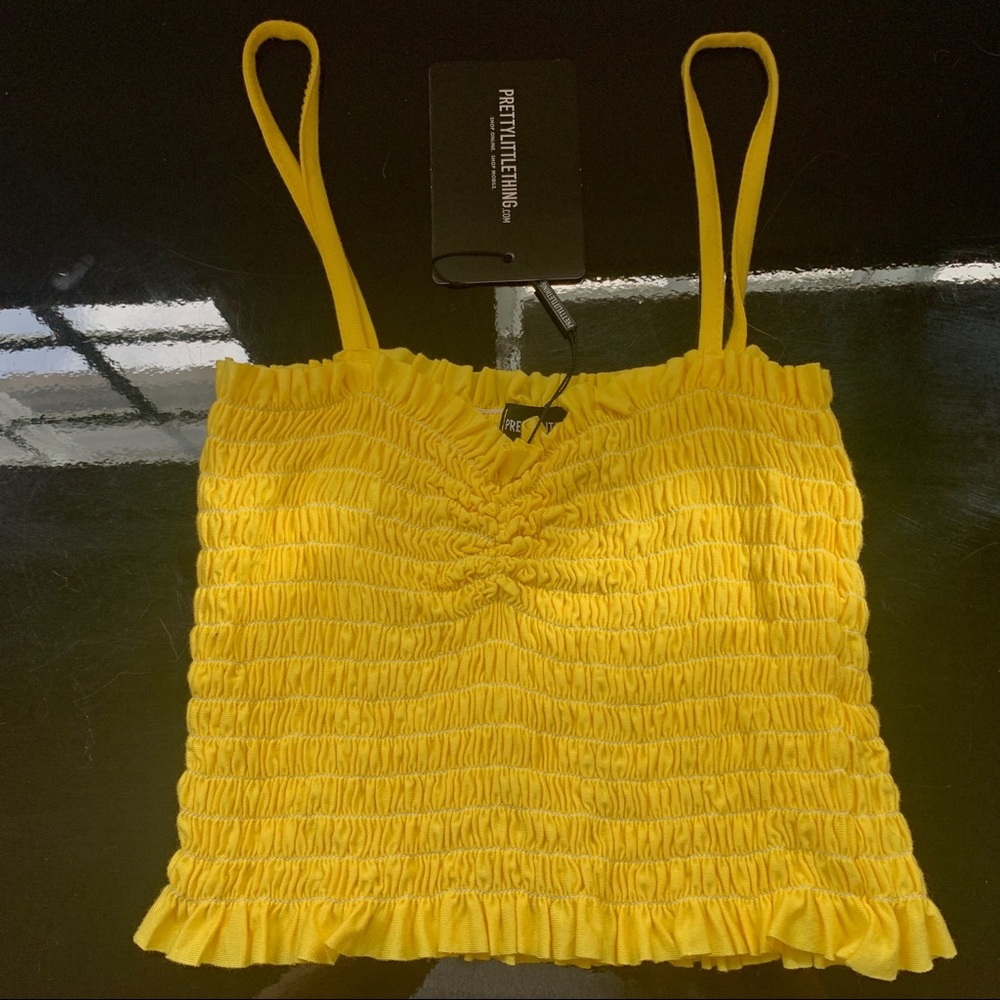 Yellow frill rouched tank top!💛